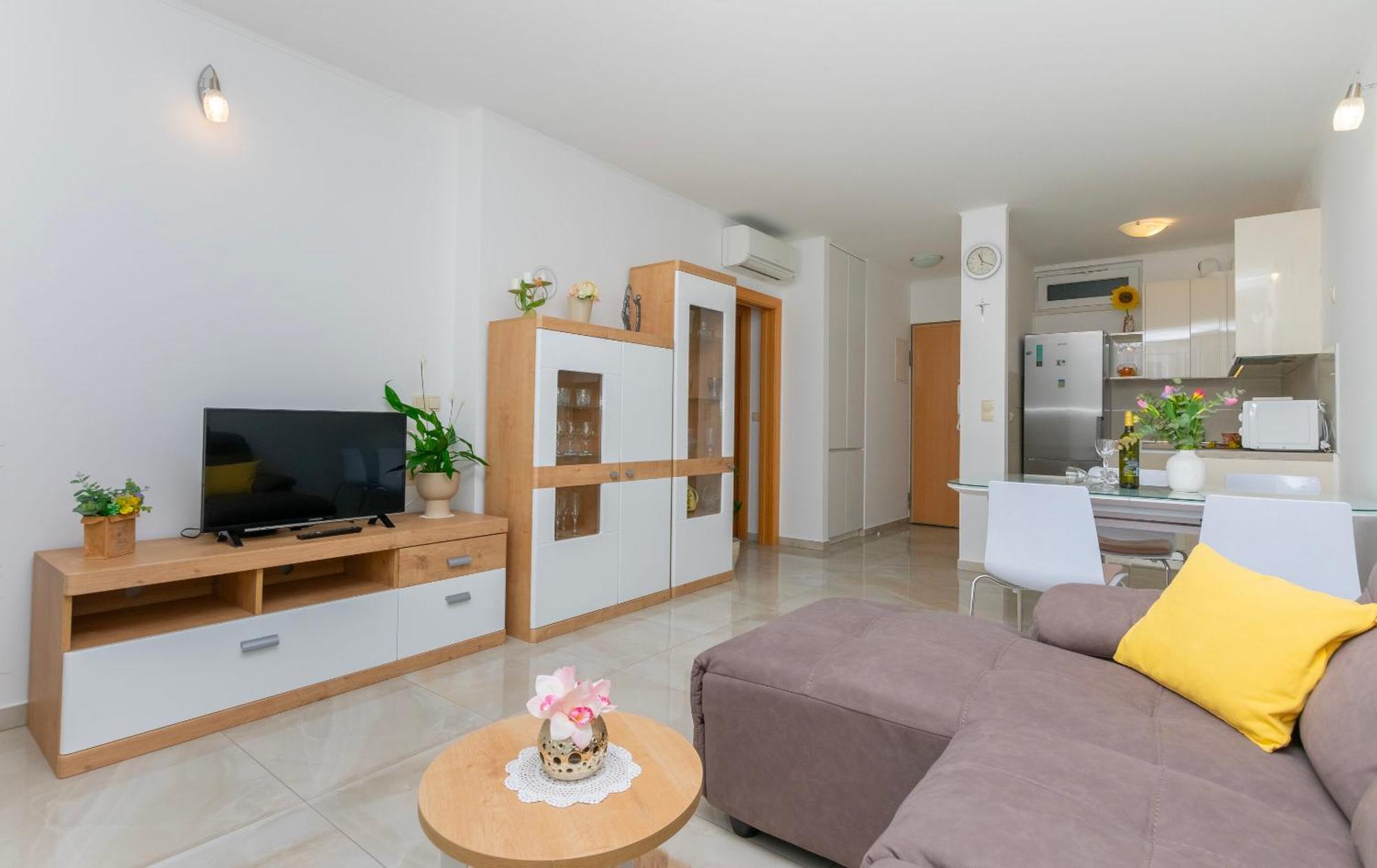 Apartment Ivanka Omiš Eksteriør billede