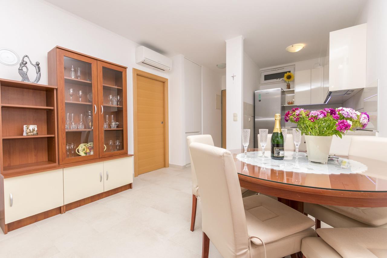 Apartment Ivanka Omiš Eksteriør billede